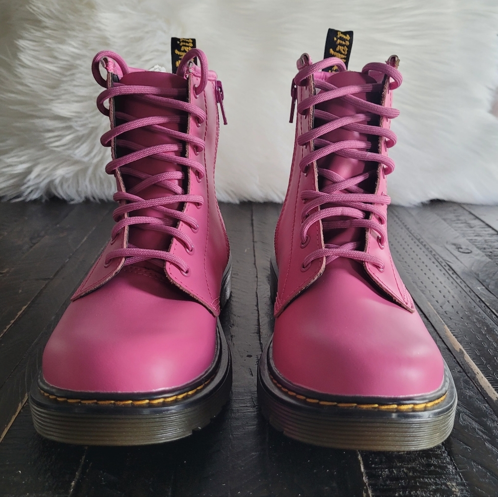 NEW Dr. Martens Leather Lace Up Boots Girls Size 4